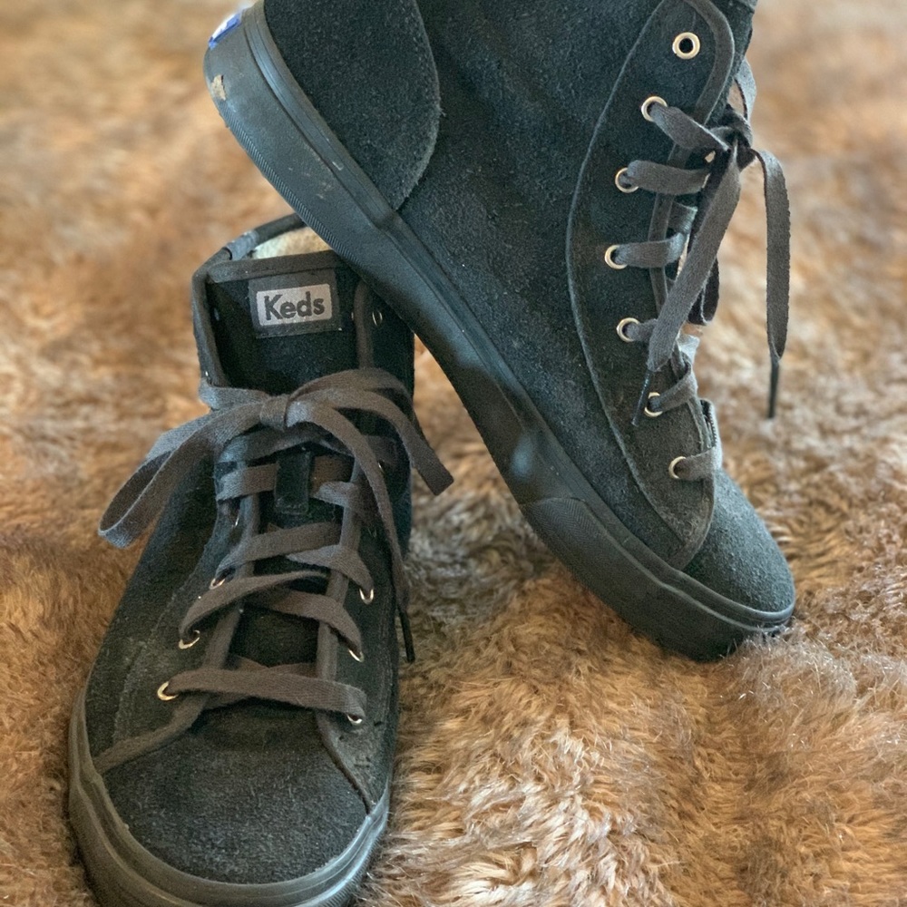 Shearling lines sneaker